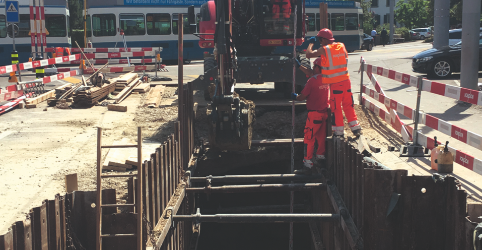 Schlag auf Schlag: Stahlrohrvortrieb unter Zürichs Tram